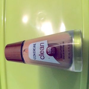 Liquid foundation, nice texture #155 brand new never open